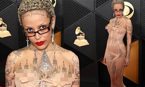 ice spice nip slip|Doja Cat suffers a nip slip at Grammys 2024